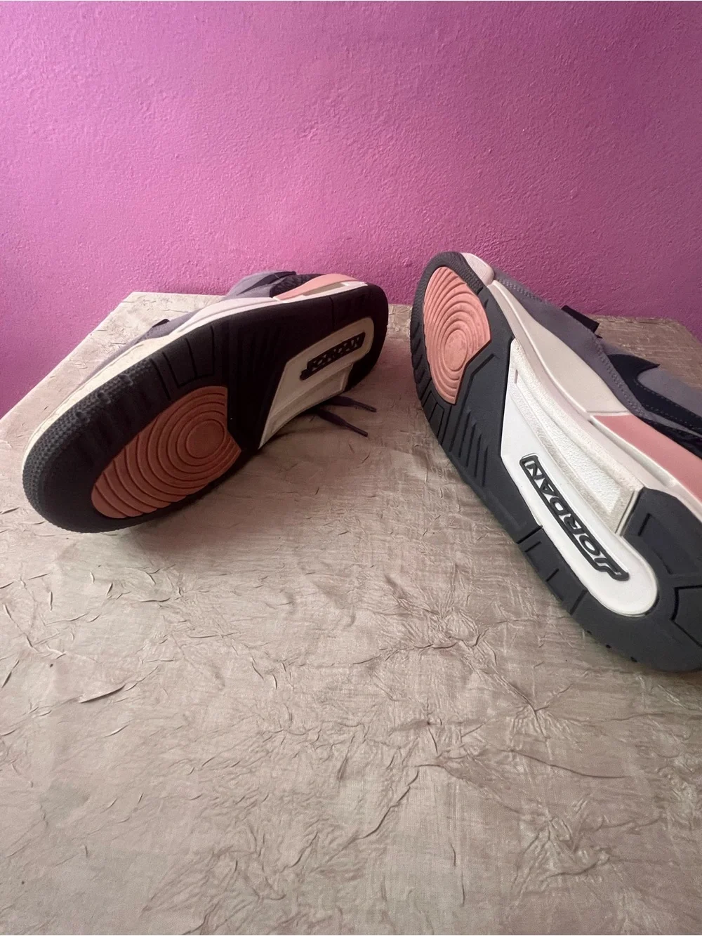 Nike Air Jordan Legacy 312 Low Gray Pink Black Men’s Size 10 Sneakers